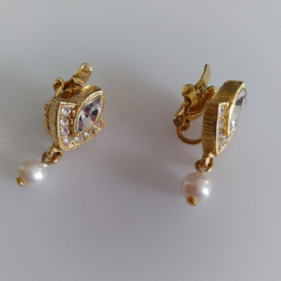 Vintage Rhinestone and pearl clip-on earrings - Picture 3 of 4